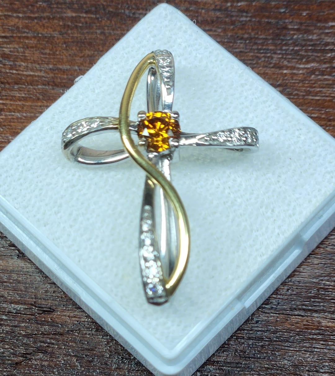 0.125 carat White and Yellow